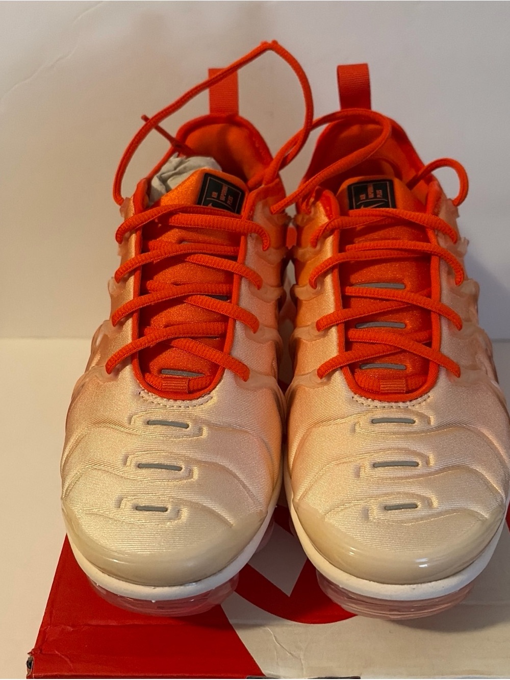 Nike AIR VAPORMAX PLUS GUAVA ICE - RUSH ORANGE- Women’s SZ 7 [DQ8588-800] NIB - Picture 2 of 7